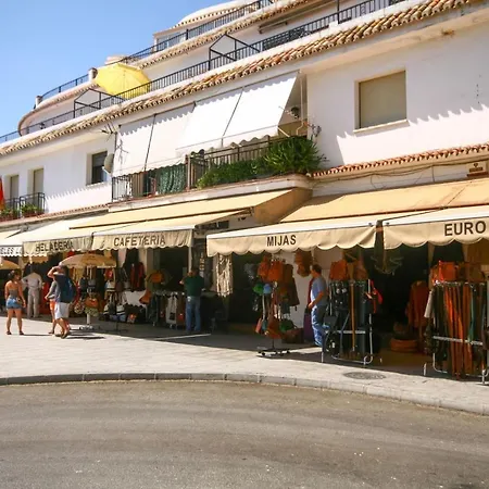 4 Bedroom Mijas Pueblo With Pool & Bbq Villa