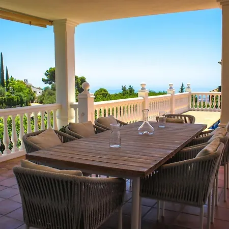 4 Bedroom Mijas Pueblo With Pool & Bbq Villa *