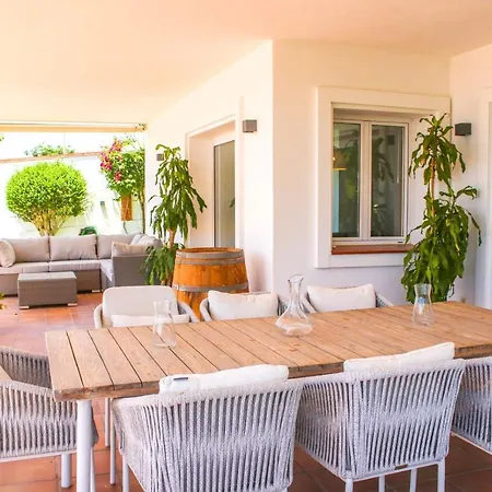 4 Bedroom Mijas Pueblo With Pool & Bbq Villa *