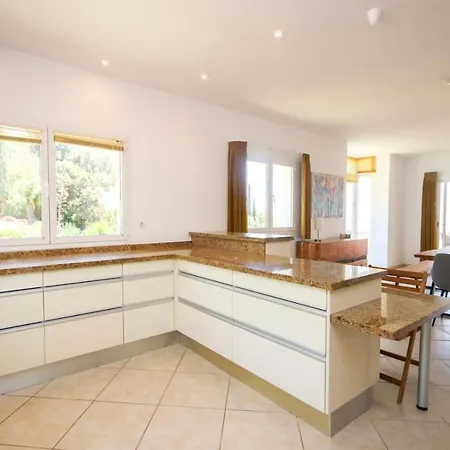 4 Bedroom Mijas Pueblo With Pool & Bbq Villa *