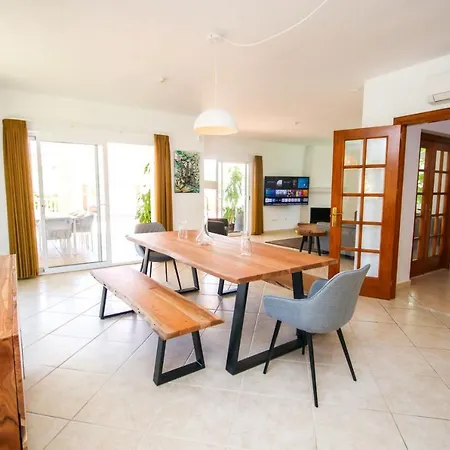 4 Bedroom Mijas Pueblo With Pool & Bbq Villa