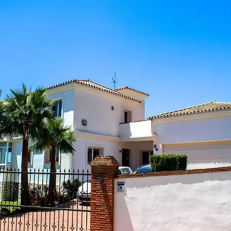 4 Bedroom Mijas Pueblo With Pool & Bbq Villa Malaga